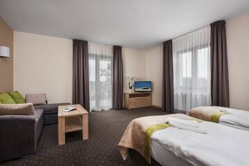 Фото номера Семейный номер Отель Hotel Szafir г. Ястшембя-Гура 3