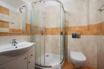 Фото номера Семейный номер Отель Hotel Szafir г. Ястшембя-Гура 4